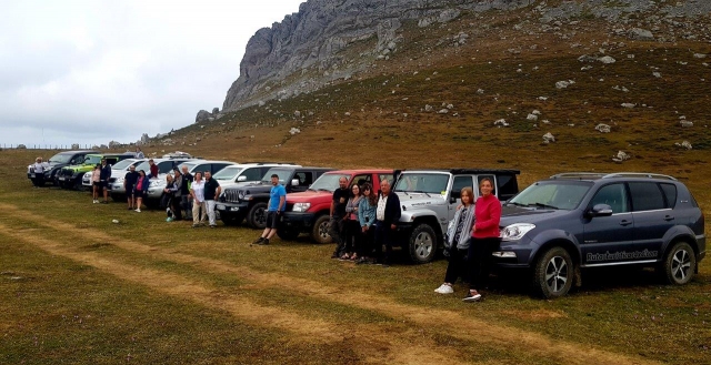 Veículos off-road prontos para as rotas 