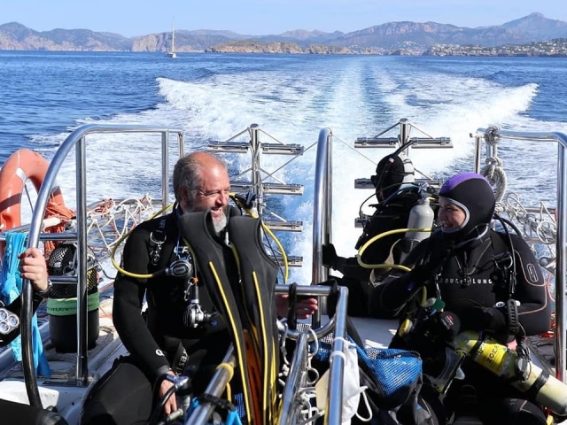 999 -Mallorca潜水的洗礼 - 攀登这艘船