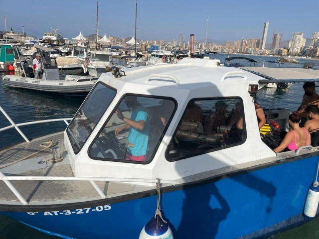  Segeln Sie durch Benidorm