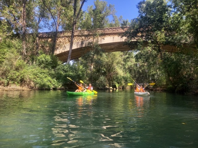 Tranquilo passeio de canoa 