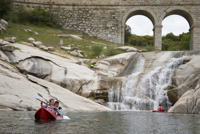 Ruta en canoa por el embalse de El Atazar
