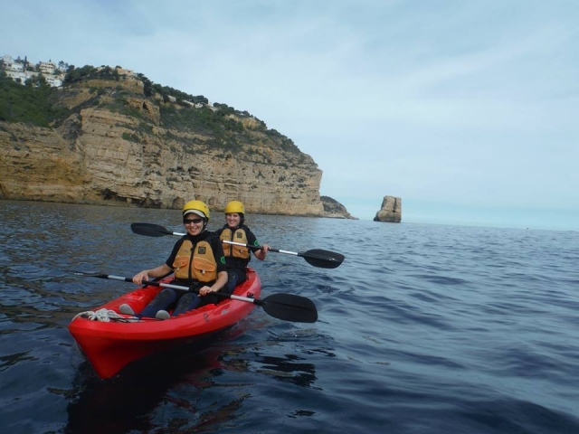  Na canoa ao longo da costa de Denia 