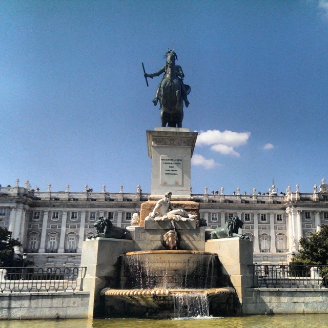 palais royal de madrid 