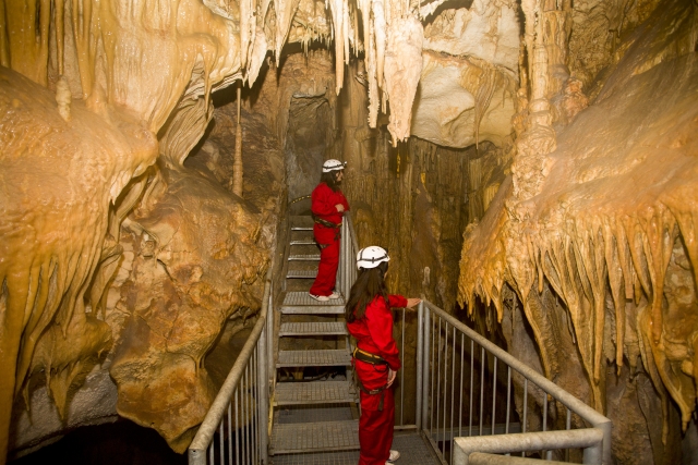 Adentrándonos en las cuevas