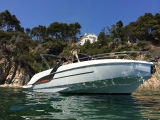 Alquilar barco con wakeboard sin patrón Palamós