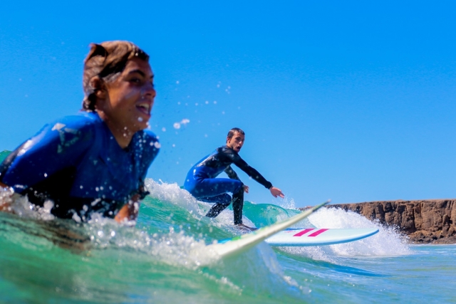  Enjoying surfing 