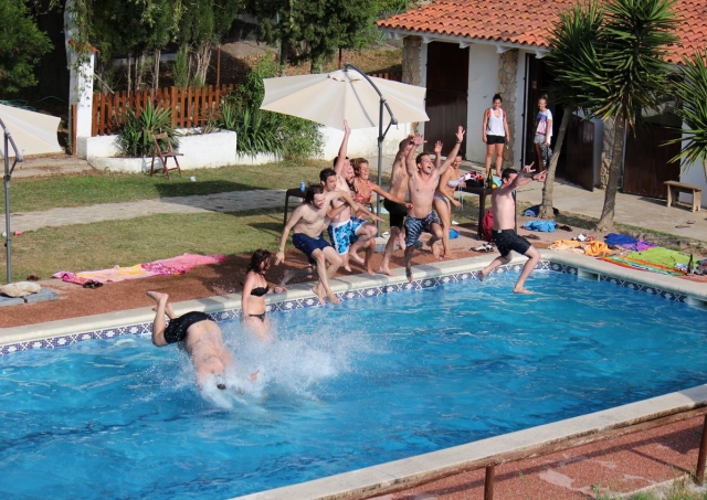  Sauter dans l'eau en même temps