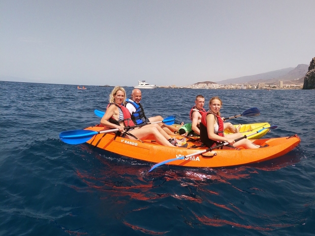  Kayaks biplaces sur la plage de La Arenita 