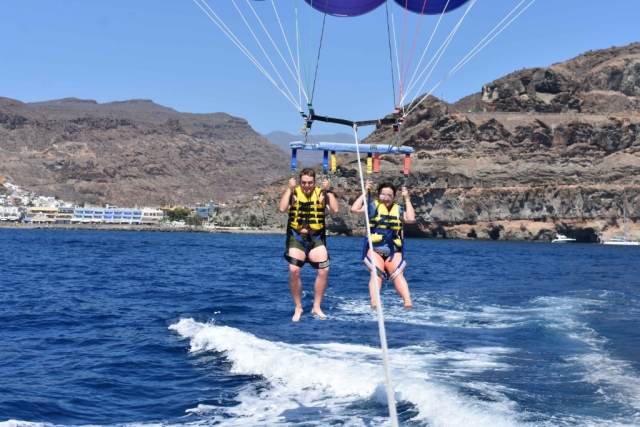  Librarsi in parasailing 