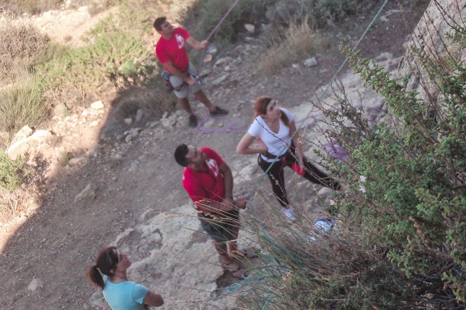 Grupo de escaladores en Almeria