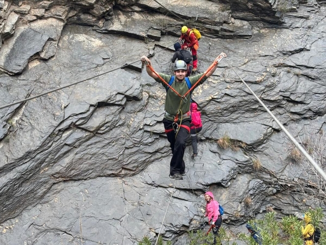 Via Ferrata Adra, nível médio-baixo, 3 horas