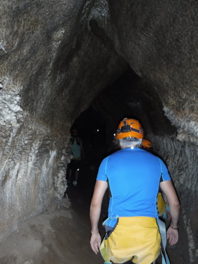 Espeleología en la cueva del Tesoro