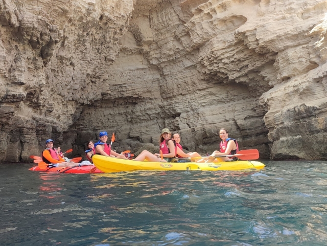 Disfruta pasenado en kayak por Almería