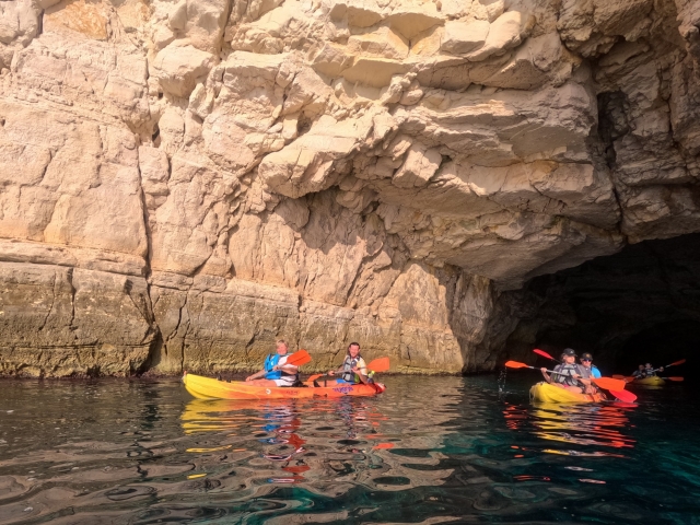 Saliendo de la gruta