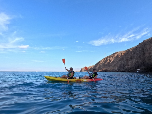 Remando en el kayak