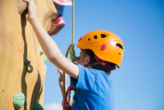  Klettern an der Kletterwand 