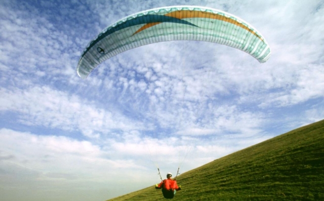 Survoler la colline 