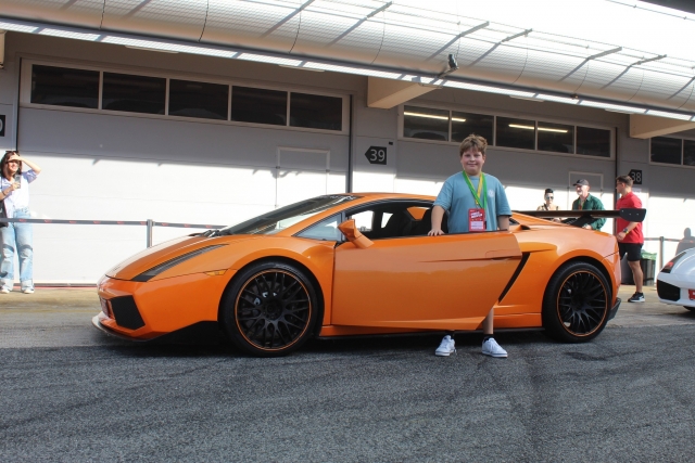  Voitures de sport sur le circuit de Montmeló