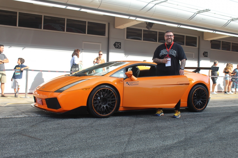 Al volante de un Lamborghini Gallardo en Circuit Barcelona-Catalunya