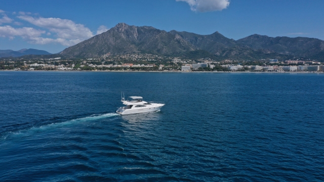  Luxury boat