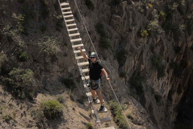  Oben auf der Klettersteigbrücke von Alicante