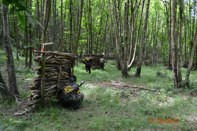  Travail d'équipe en paintball