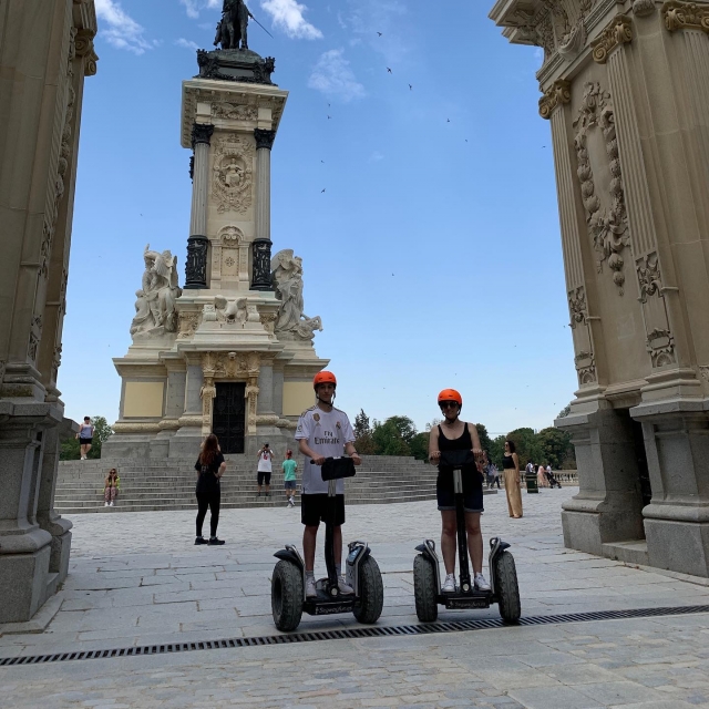  Visitando os cantos da capital em segway 