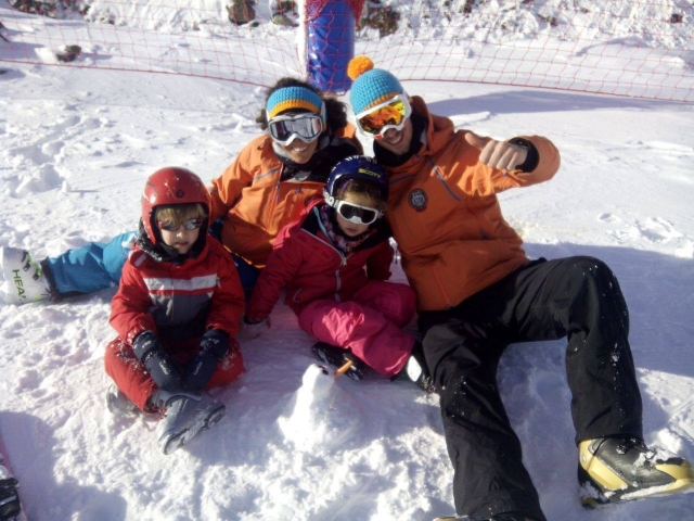 tirados en la nieve