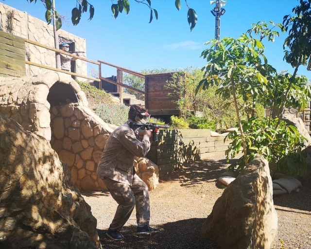  拿着记号笔的士兵 