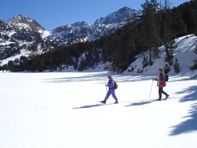  Wandern durch den Schnee 