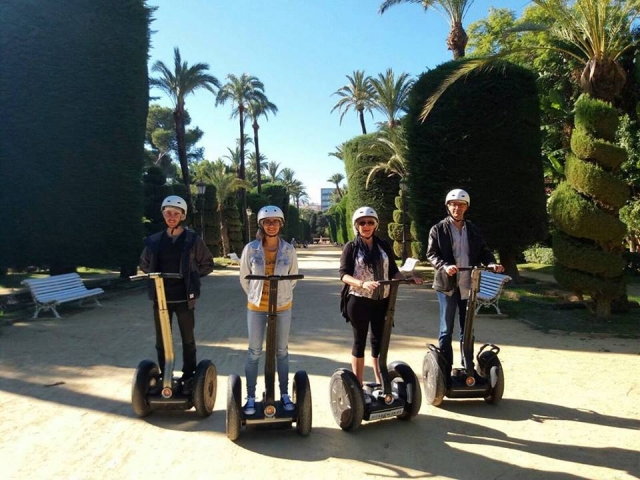 An Bord der Segways im Park 
