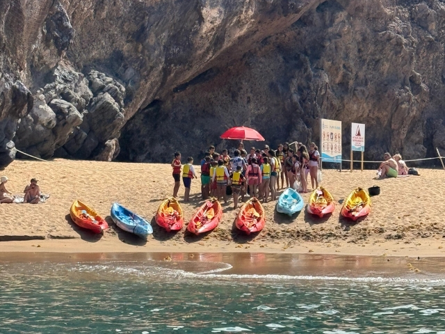 Kayak en playa de San Juan