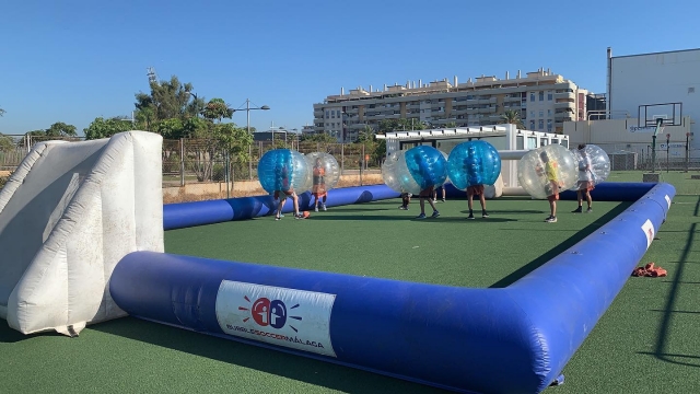 Campo de jogo para futebol de bolhas 