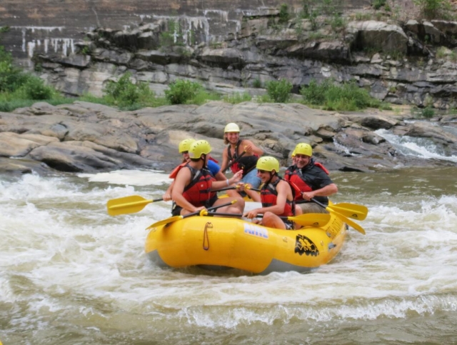  Rafting nelle rapide 