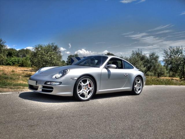 Porsche sobre el asfalto