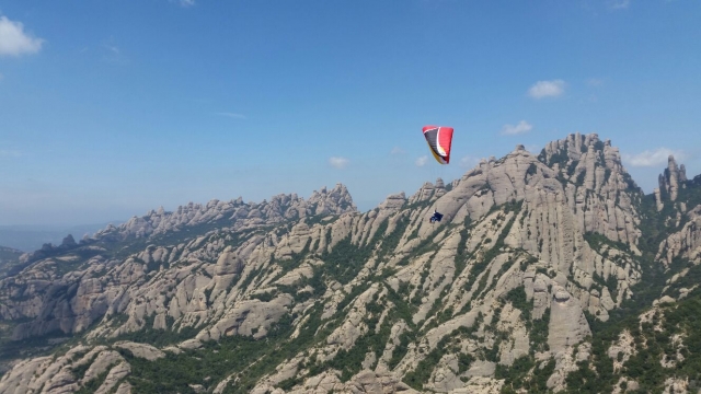  飞行滑翔伞 
