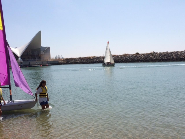 Aprendiendo a navegar a vela