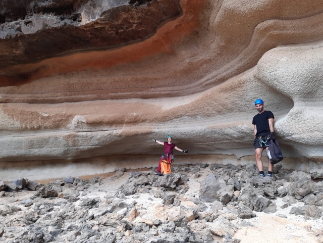  Exploration des grottes 