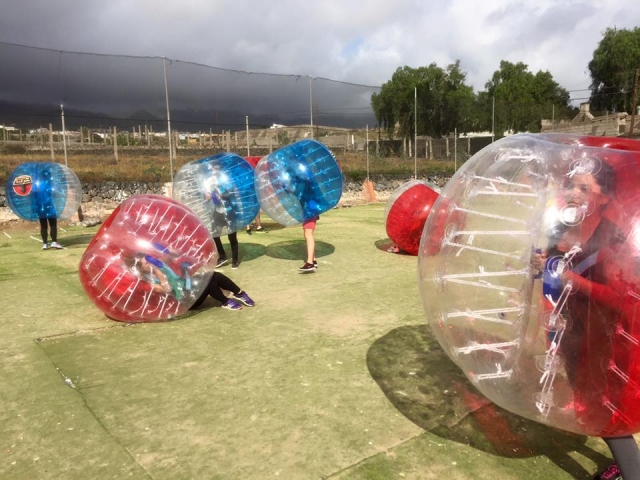  Partida de futebol bolha