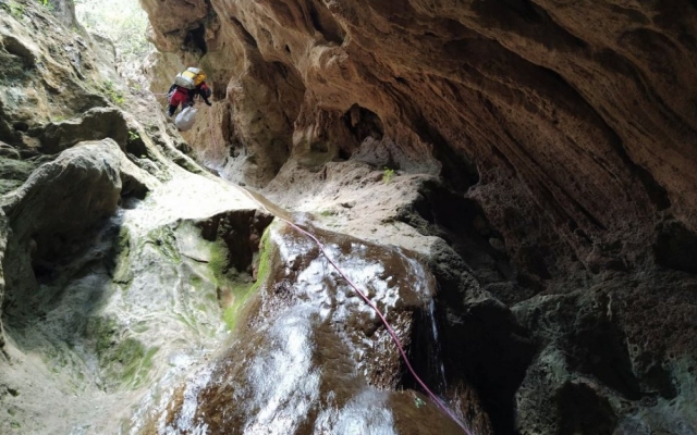  Pratique canyoning na Catalunha 