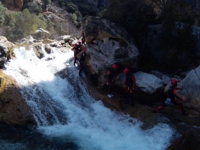 Bajando por la cascada
