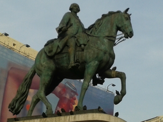  Statue de la Puerta del Sol 