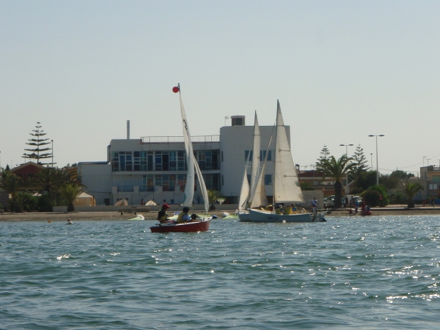 Barcos navegando
