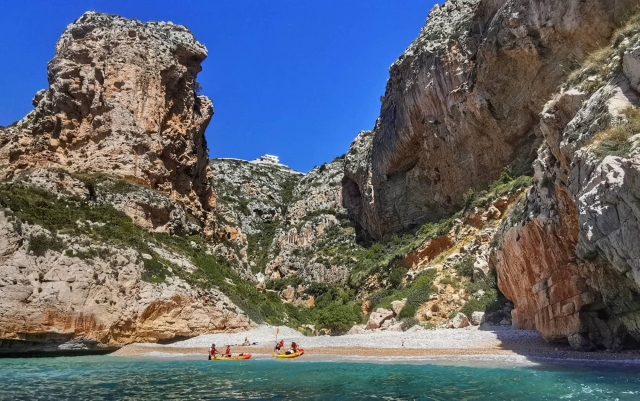  Enjoy a kayak experience through Moraig 