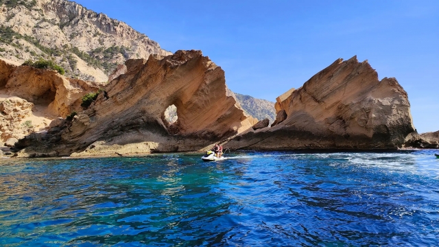  Découvrez la crique de l'Atlantide avec nos jet skis 