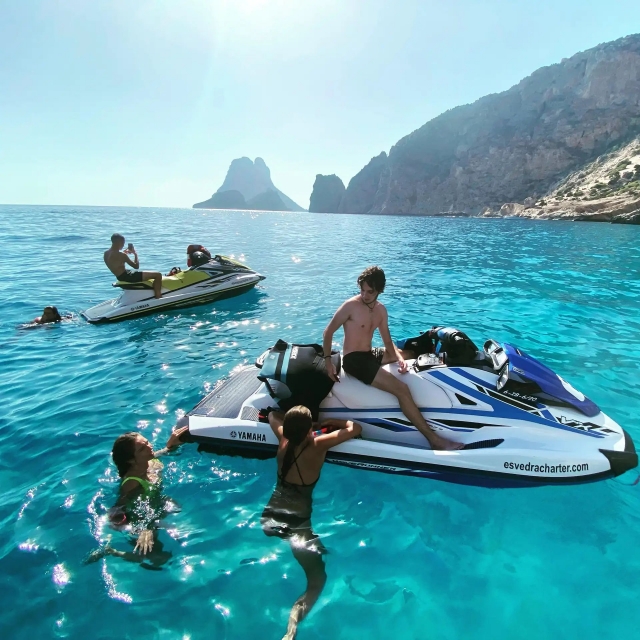  Profitez d'une baignade lors d'un itinéraire de jet ski