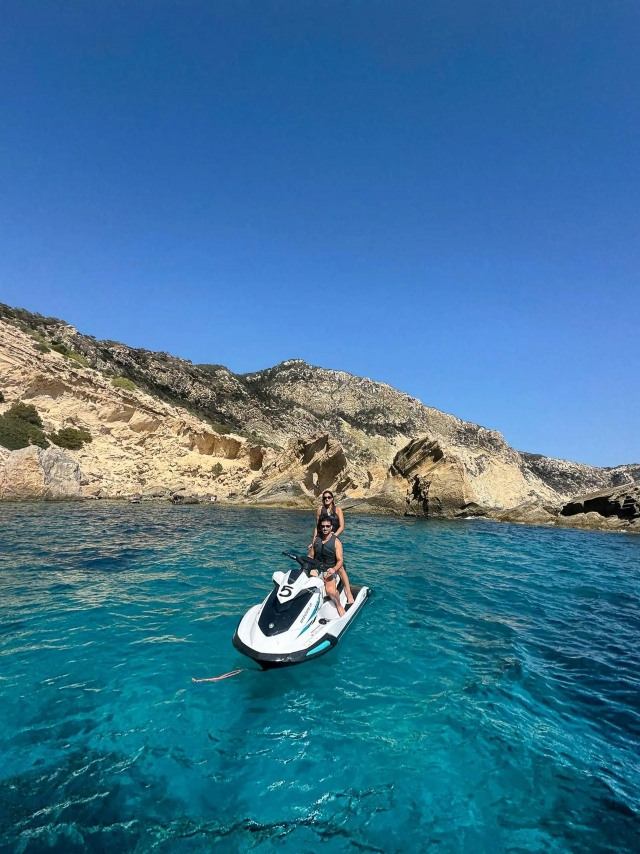  Explorez Ibiza en jet ski 