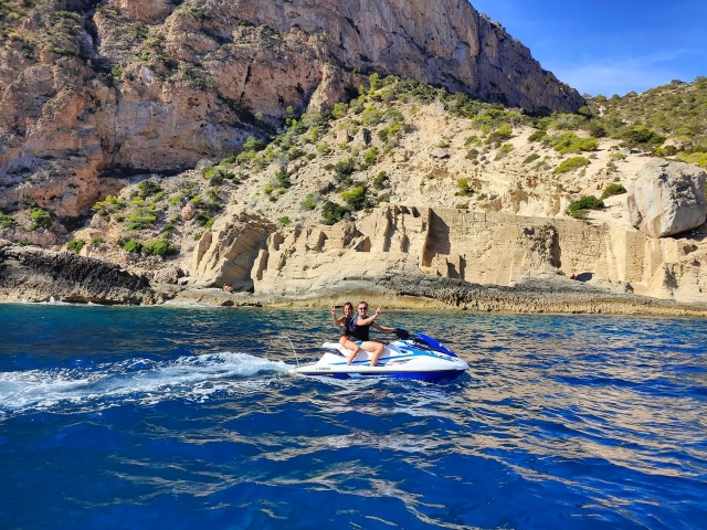 Apprenez à connaître Ibiza en jet ski 