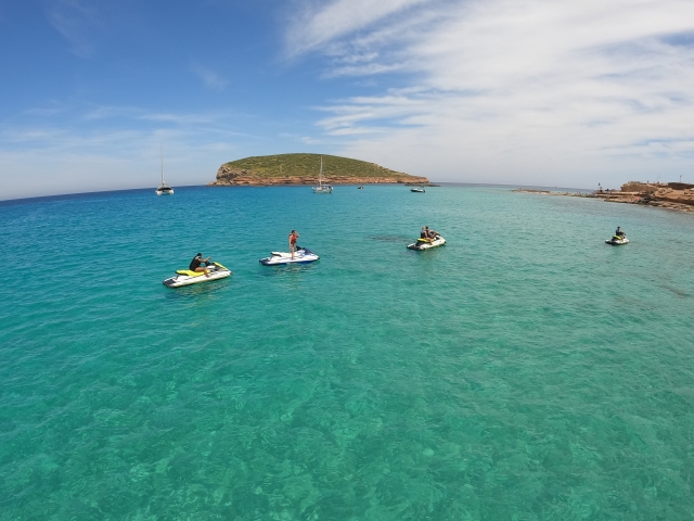 De paseo acuático por la cala