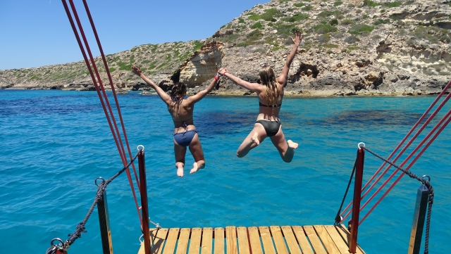  Sauter dans la mer 